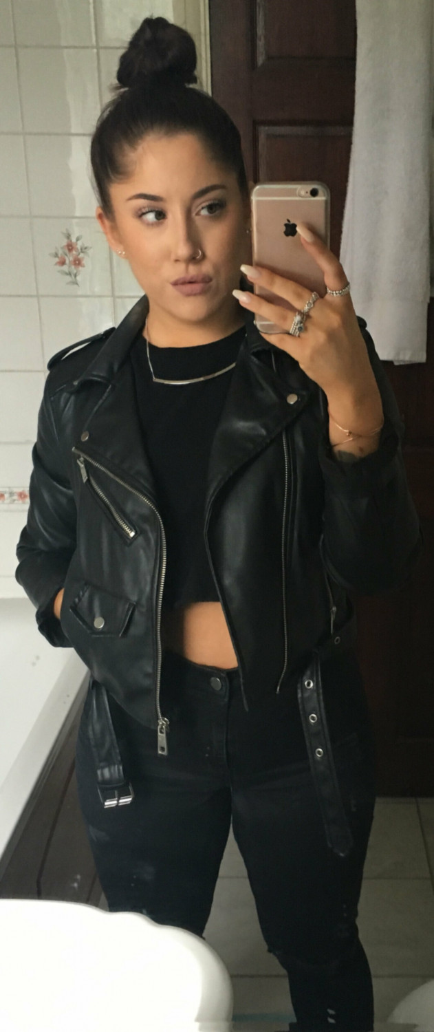 Exposed gf #NxtAQRJ0
