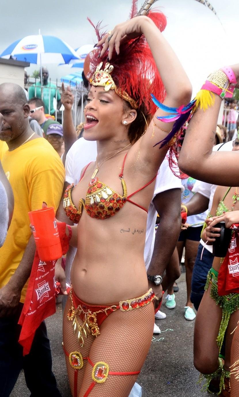 Rihanna Bikini Tease Barbados Festival Photos Leaked #OZoZRafZ