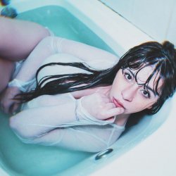 Mia Meloni In Bath Porn