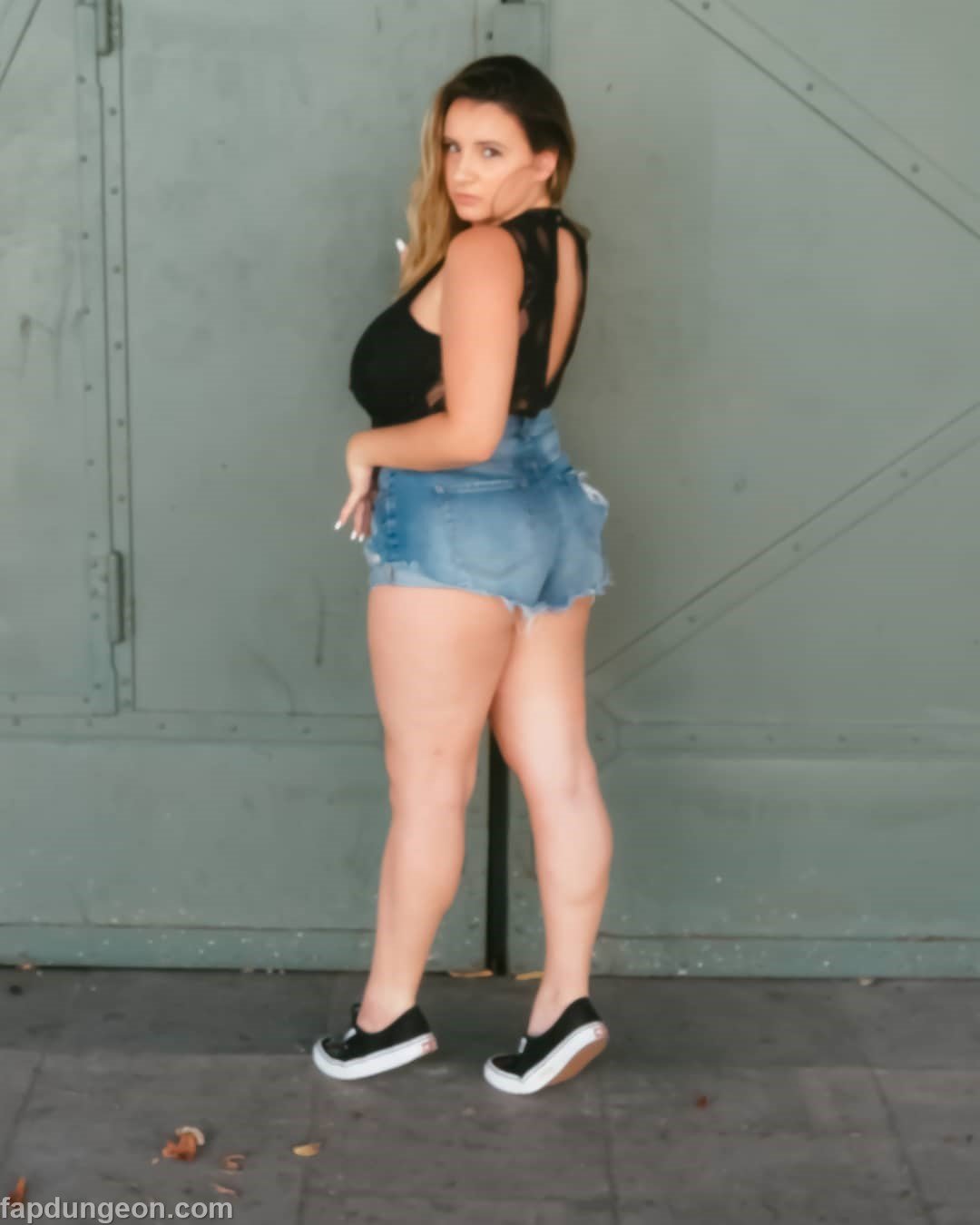 Clarinhalevy – Busty Thick Teen #cYBvJiwi