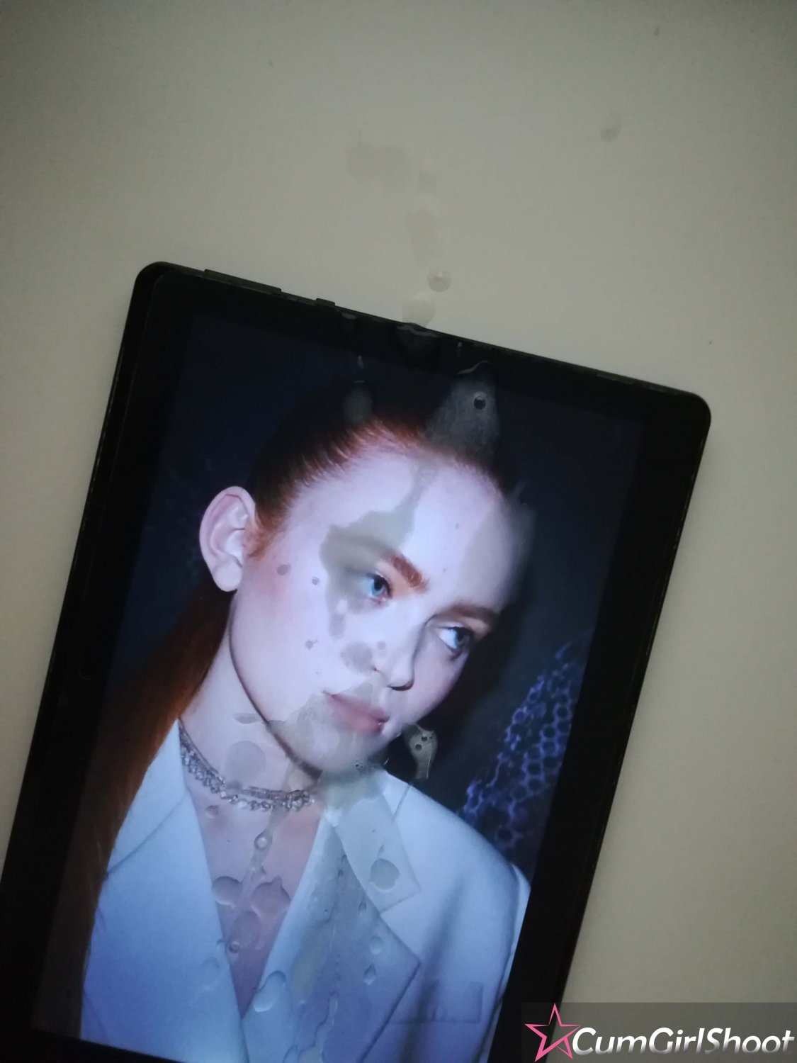 Sadie Sink Cum Tribute #9 (ST4 CUM Premiere) #dF9MURdO