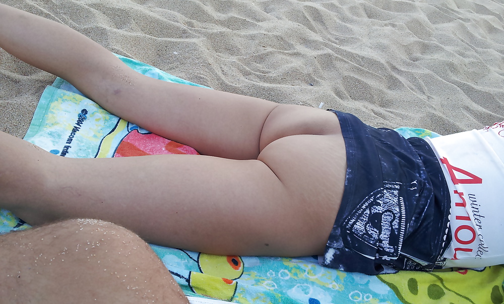 Daniela on the beach #DSLbVl5h